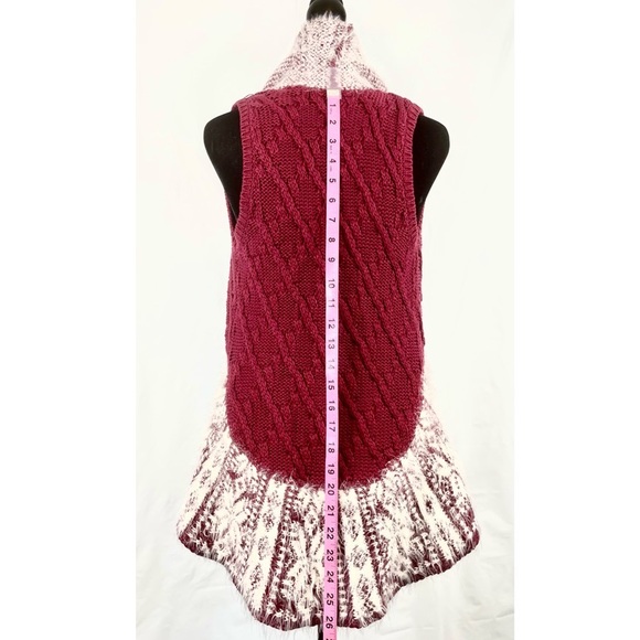 MAX STUDIO Girl’s Fuzzy Sweater Vest in Snowflakes Burgundy & Cream |M (10-12) - Picture 8 of 9